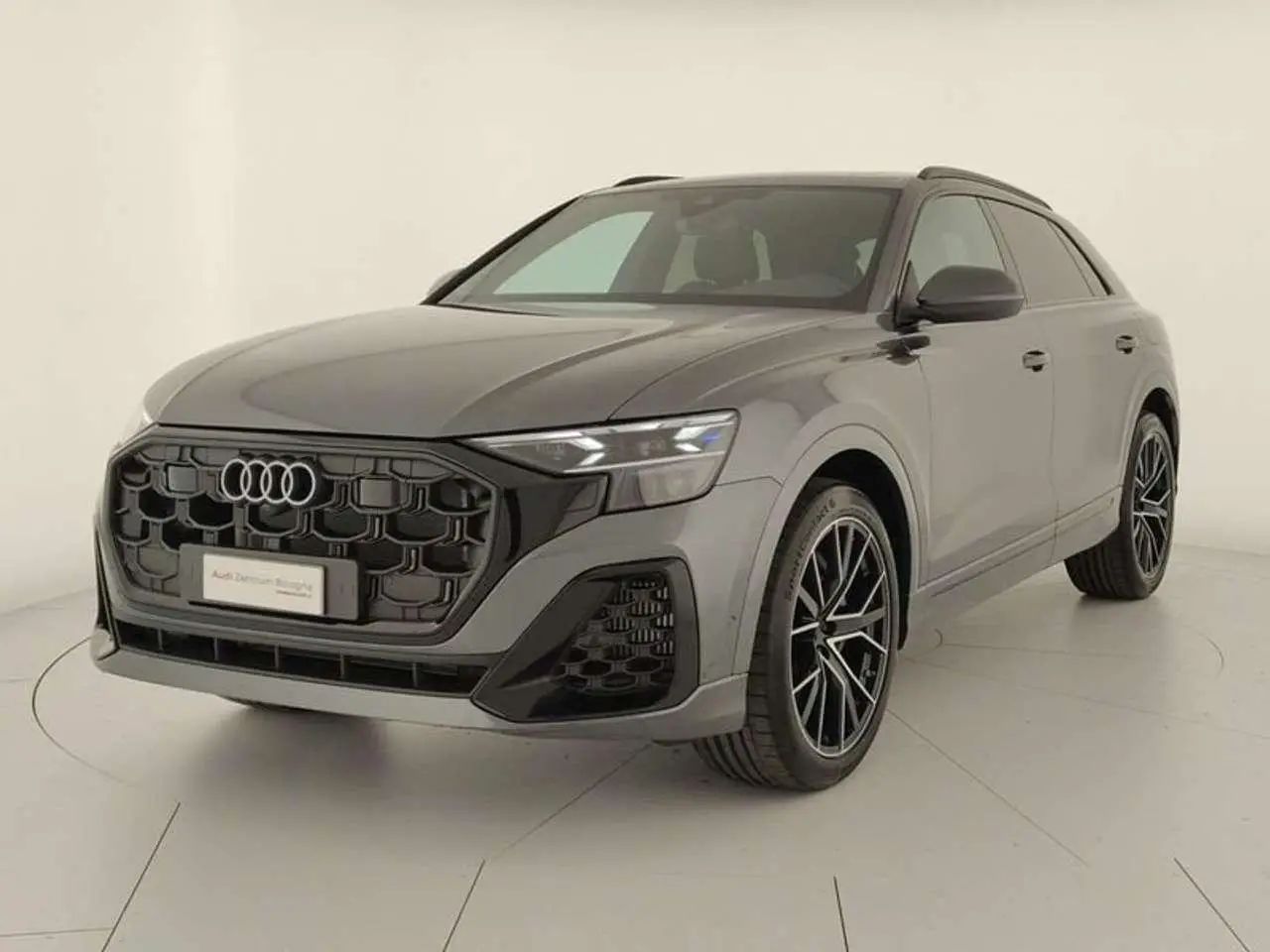 Photo 1 : Audi Q8 2024 Hybrid