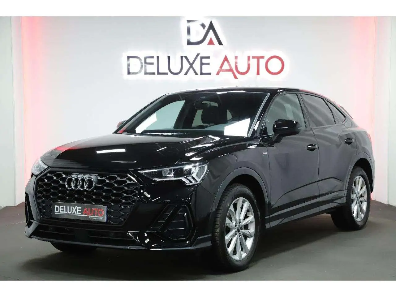 Photo 1 : Audi Q3 2022 Petrol