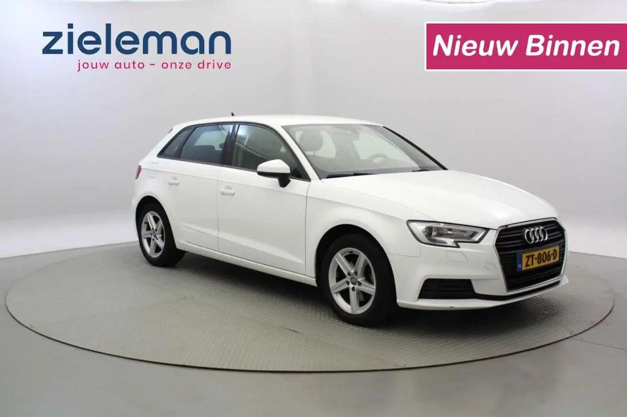 Photo 1 : Audi A3 2019 Essence