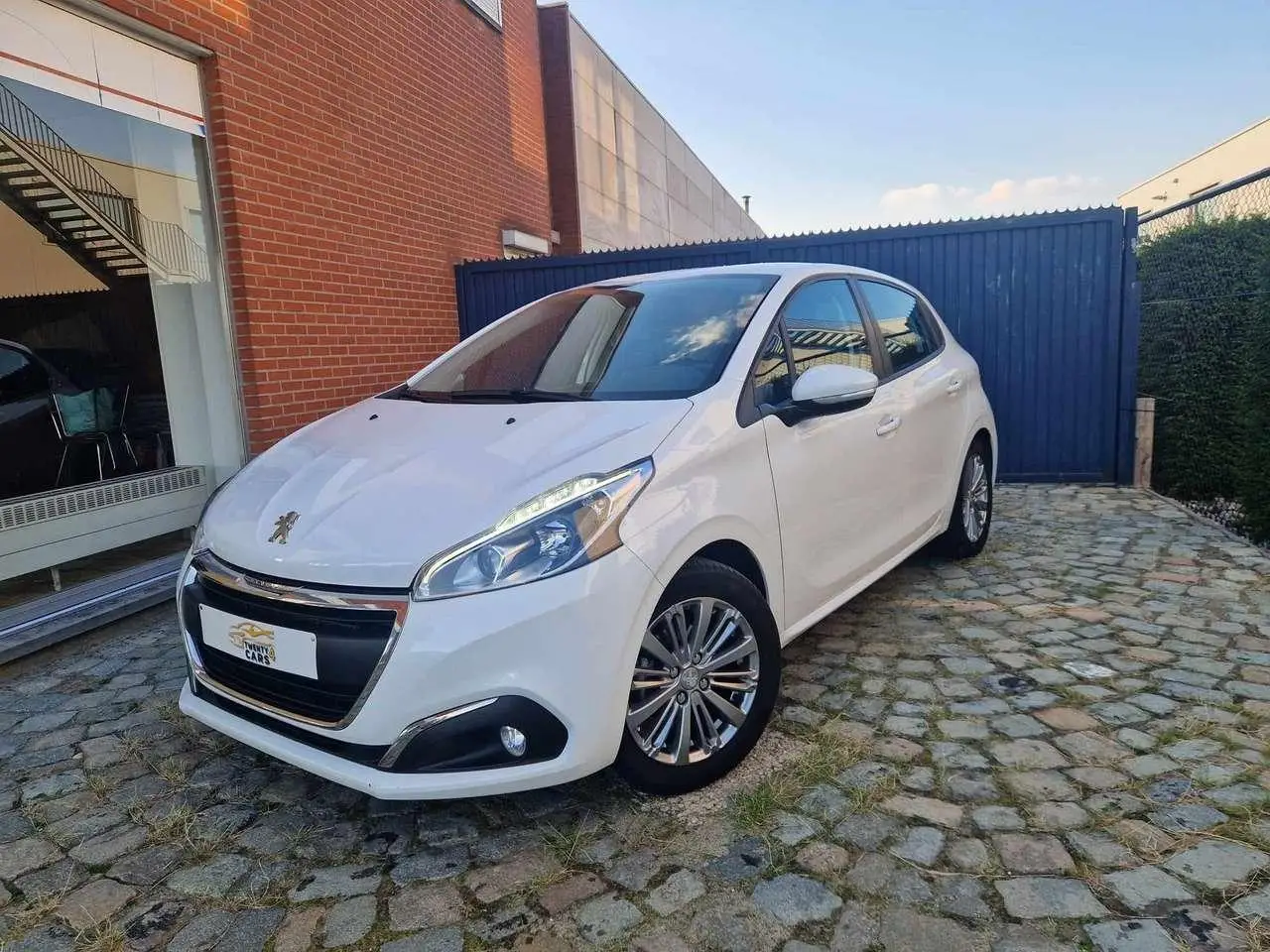 Photo 1 : Peugeot 208 2018 Petrol