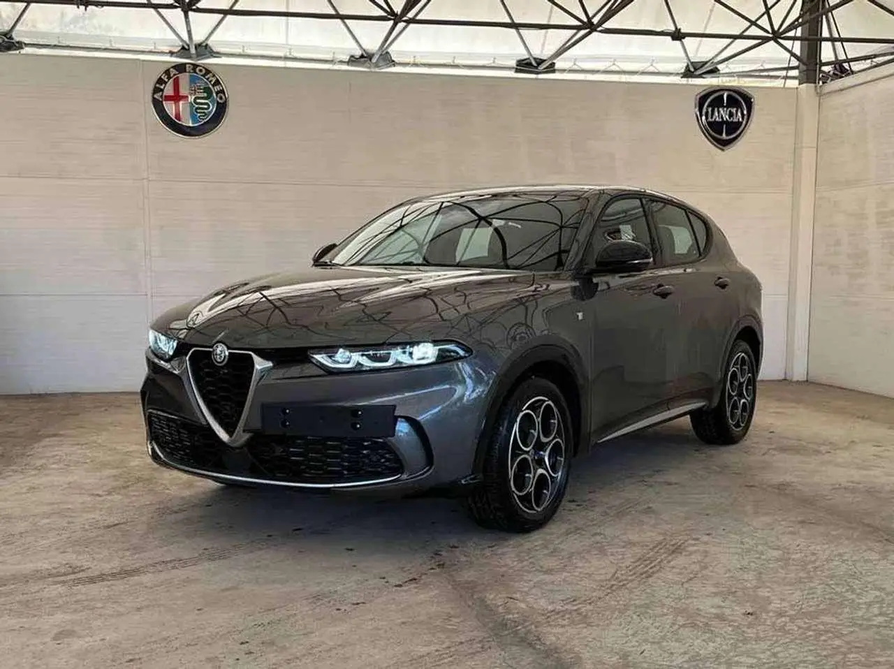 Photo 1 : Alfa Romeo Tonale 2022 Hybrid