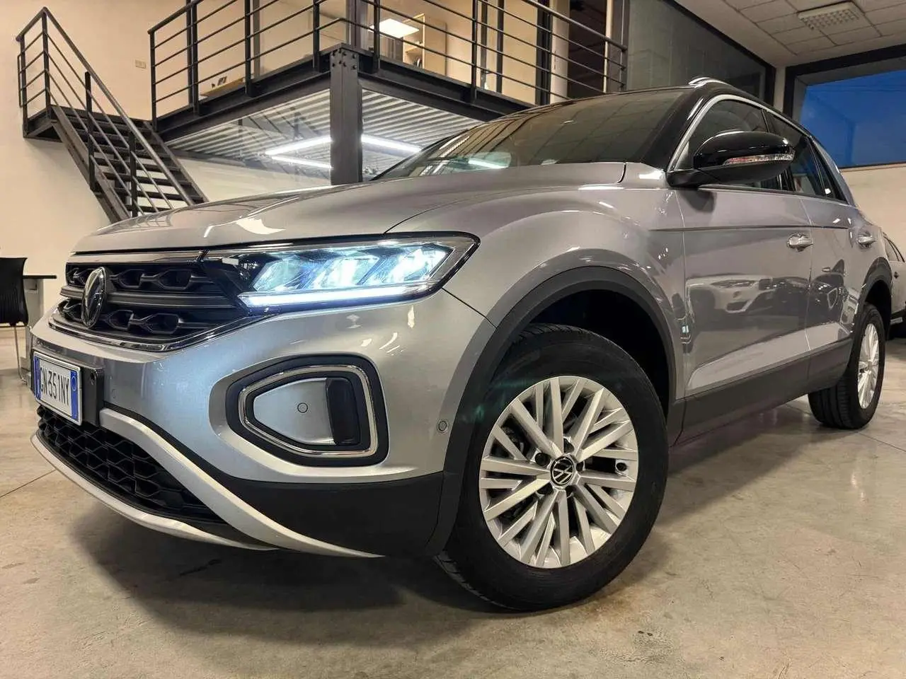 Photo 1 : Volkswagen T-roc 2023 Diesel