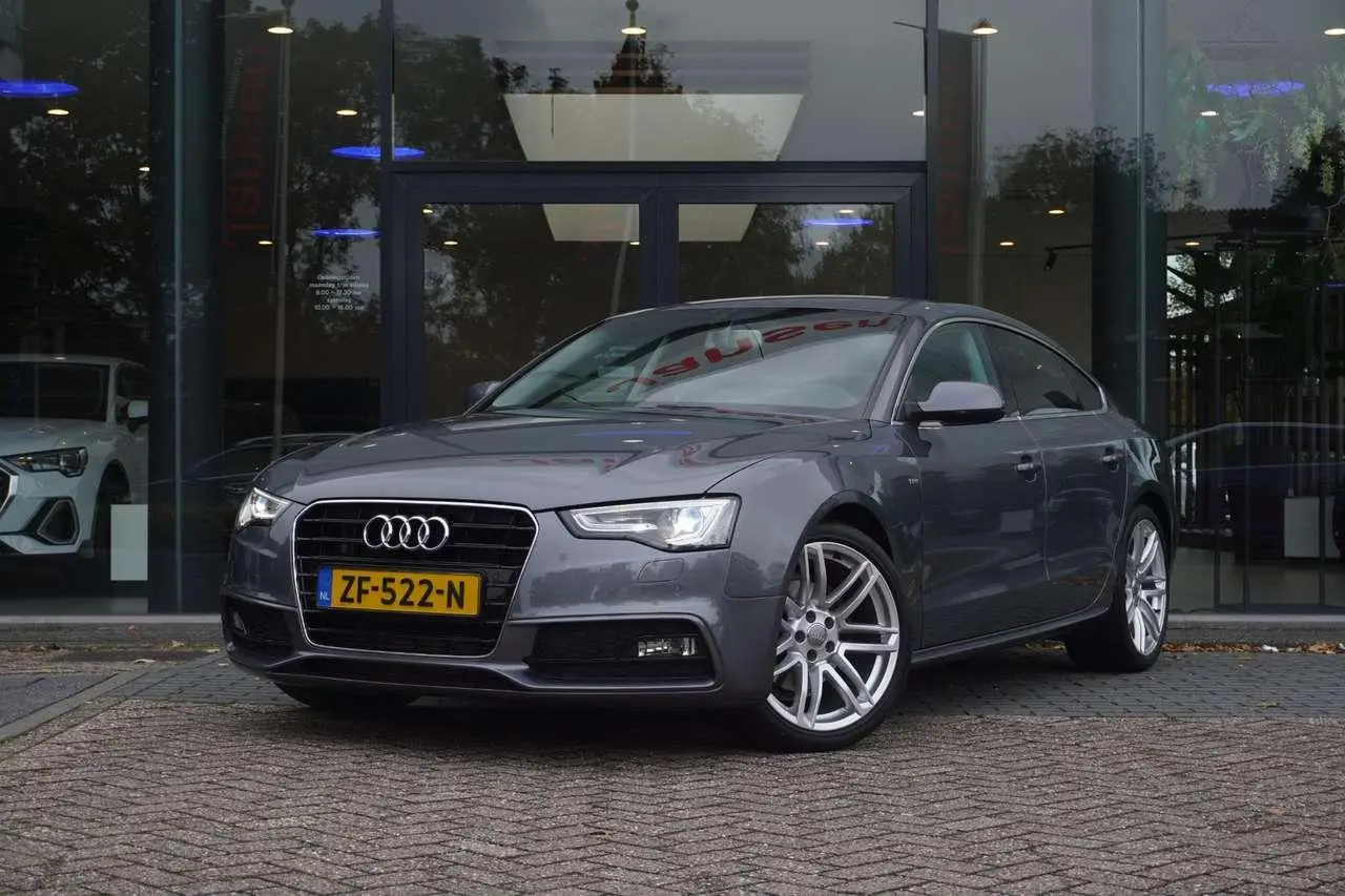 Photo 1 : Audi A5 2016 Petrol