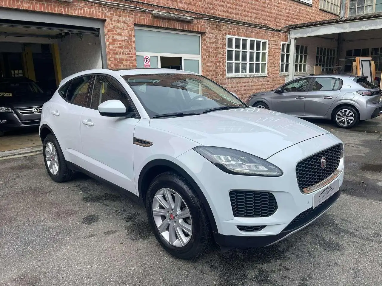 Photo 1 : Jaguar E-pace 2019 Petrol