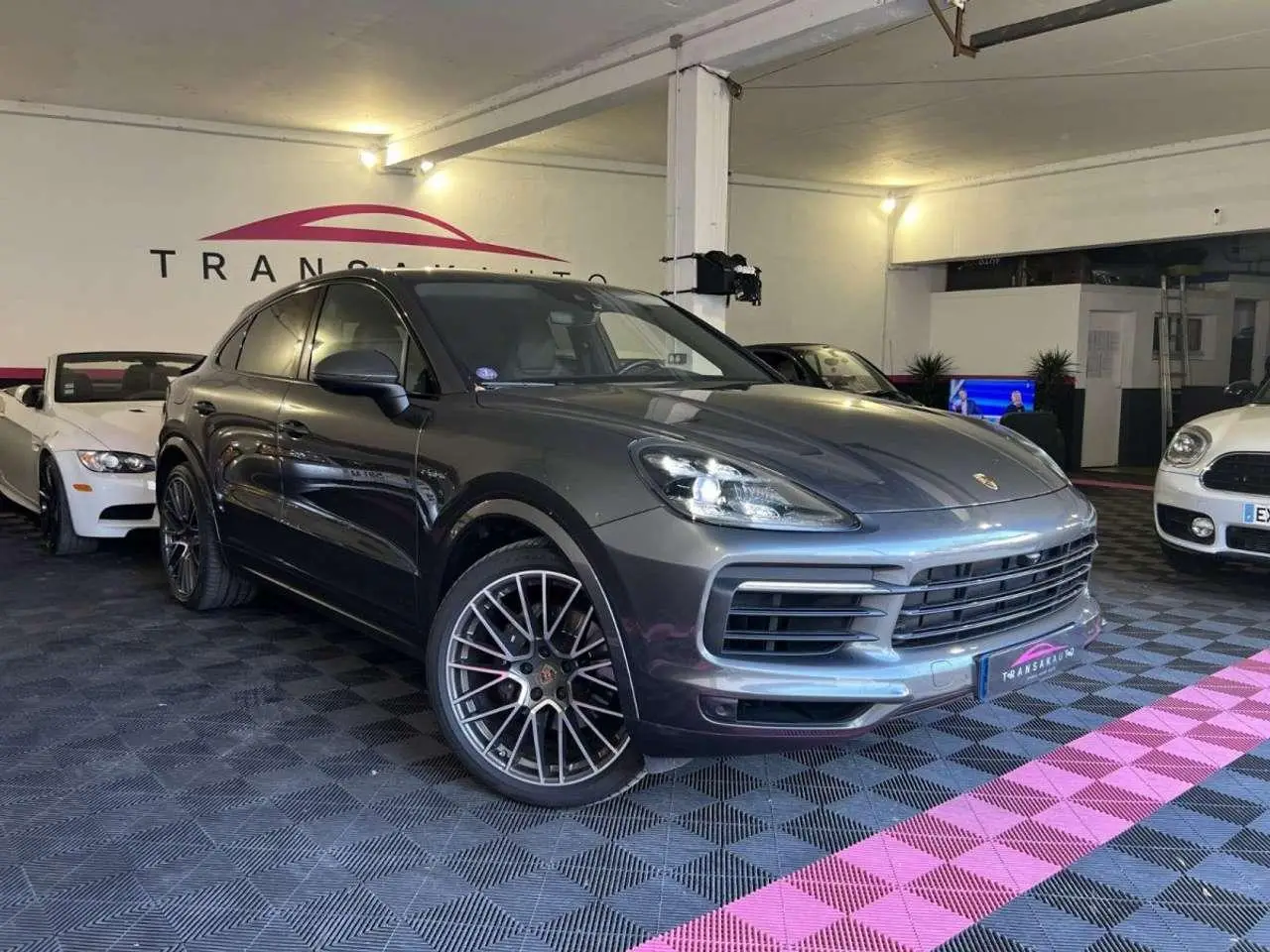 Photo 1 : Porsche Cayenne 2019 Hybrid