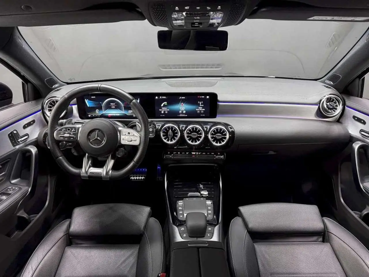 Photo 1 : Mercedes-benz Classe A 2023 Petrol