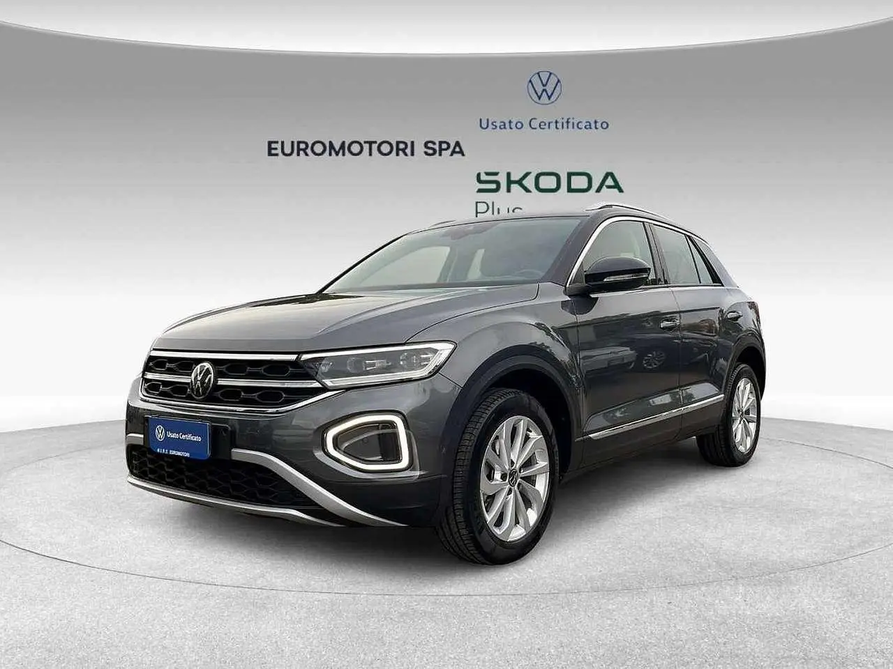 Photo 1 : Volkswagen T-roc 2022 Essence