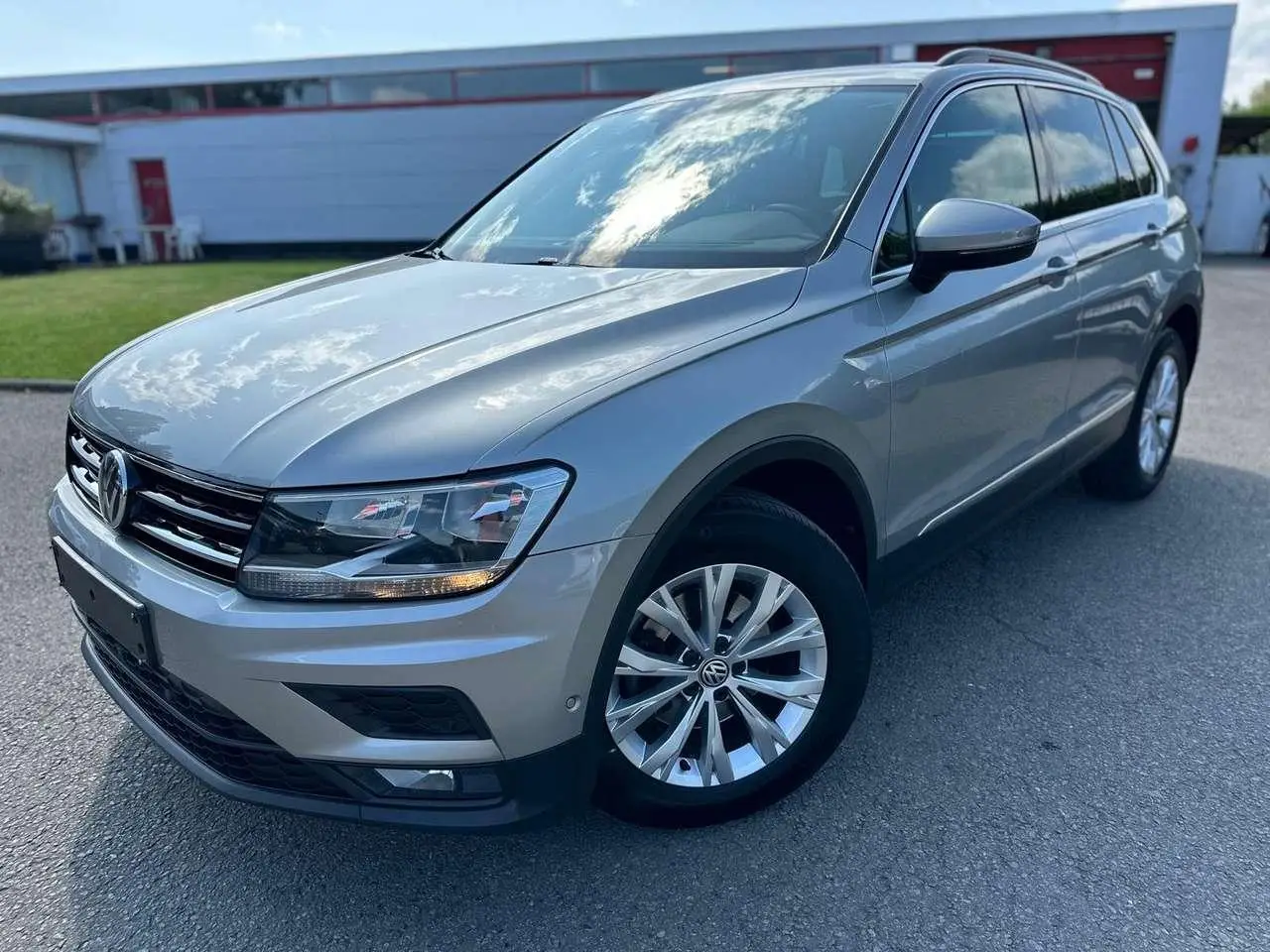 Photo 1 : Volkswagen Tiguan 2019 Petrol