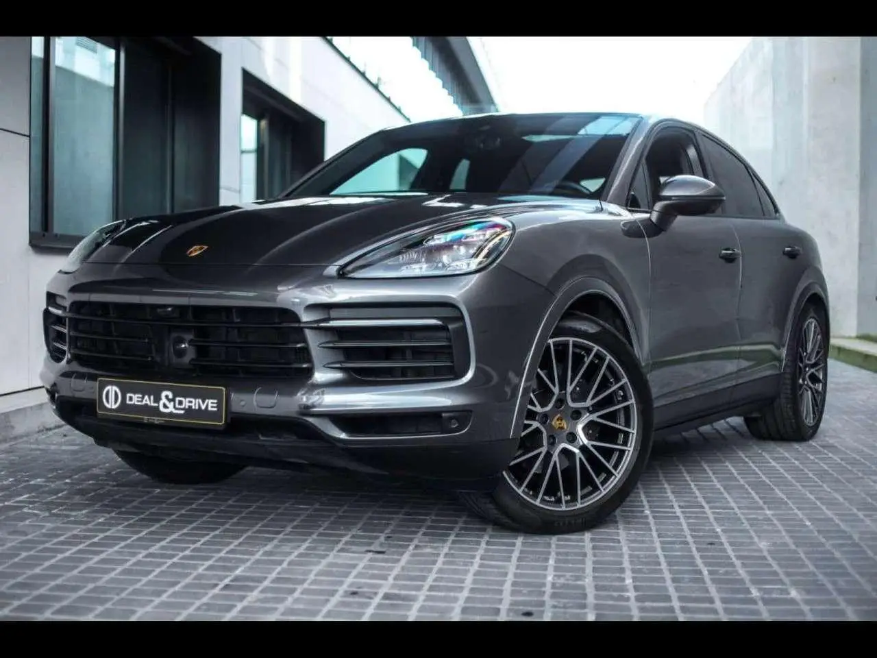 Photo 1 : Porsche Cayenne 2020 Petrol