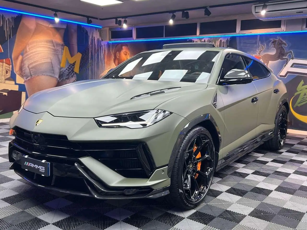 Photo 1 : Lamborghini Urus 2024 Petrol