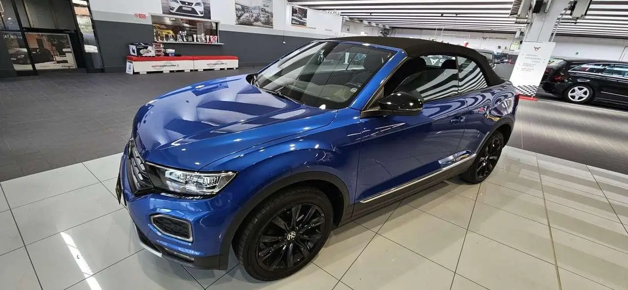 Photo 1 : Volkswagen T-roc 2021 Essence