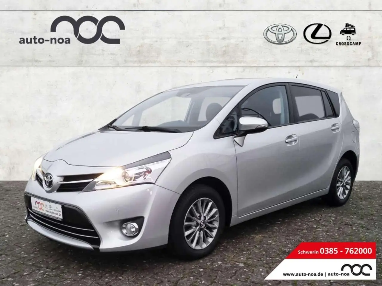 Photo 1 : Toyota Verso 2016 Essence