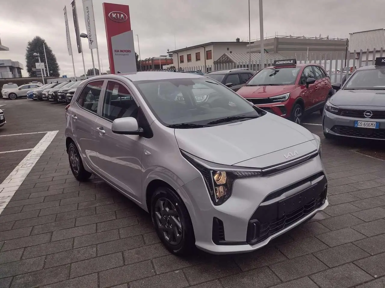 Photo 1 : Kia Picanto 2024 Petrol