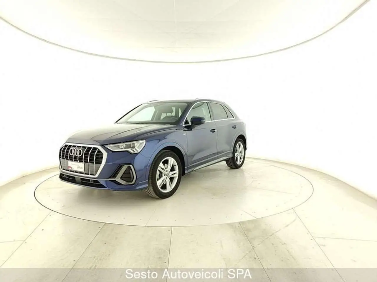 Photo 1 : Audi Q3 2023 Diesel