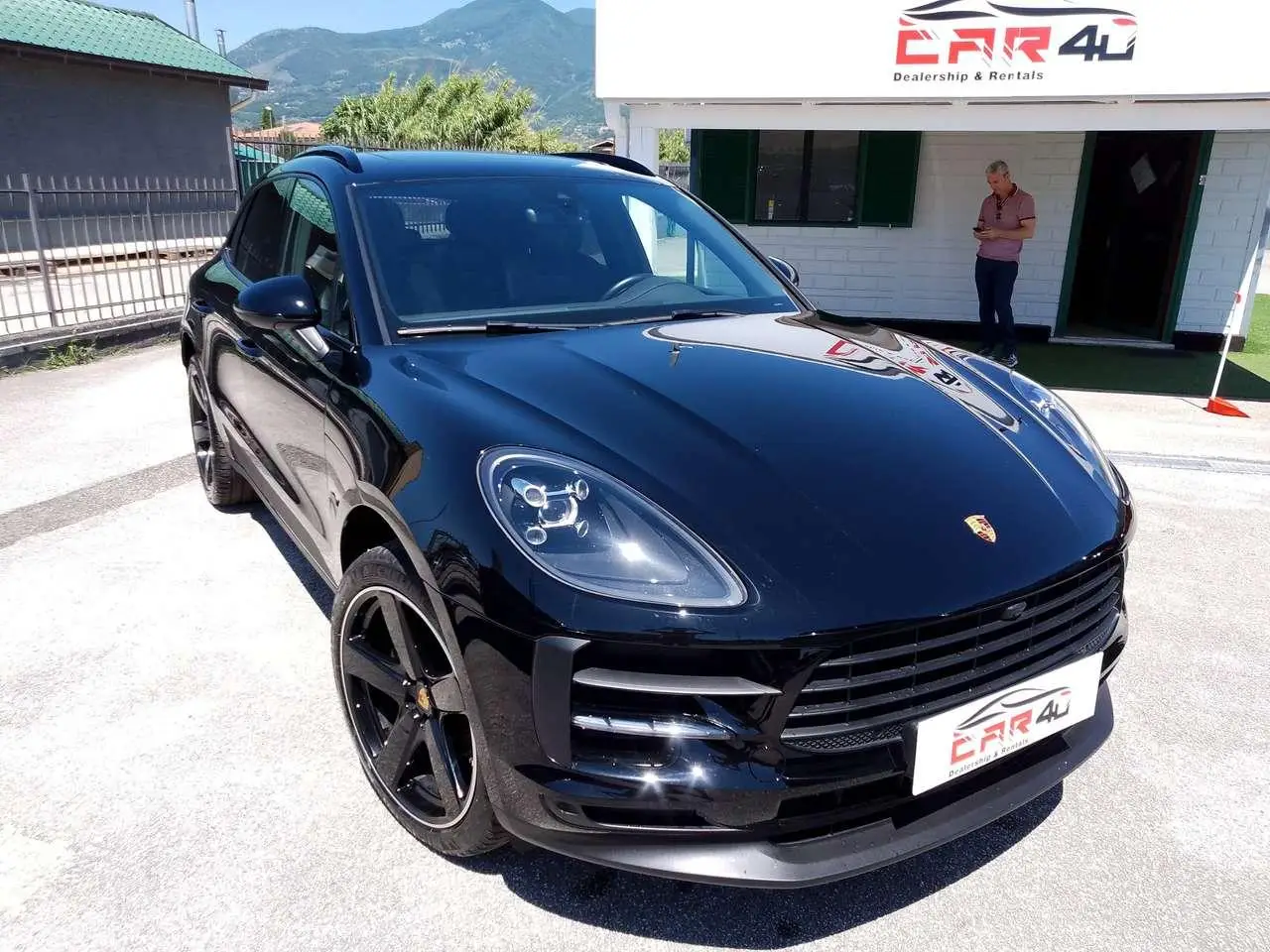 Photo 1 : Porsche Macan 2021 Essence