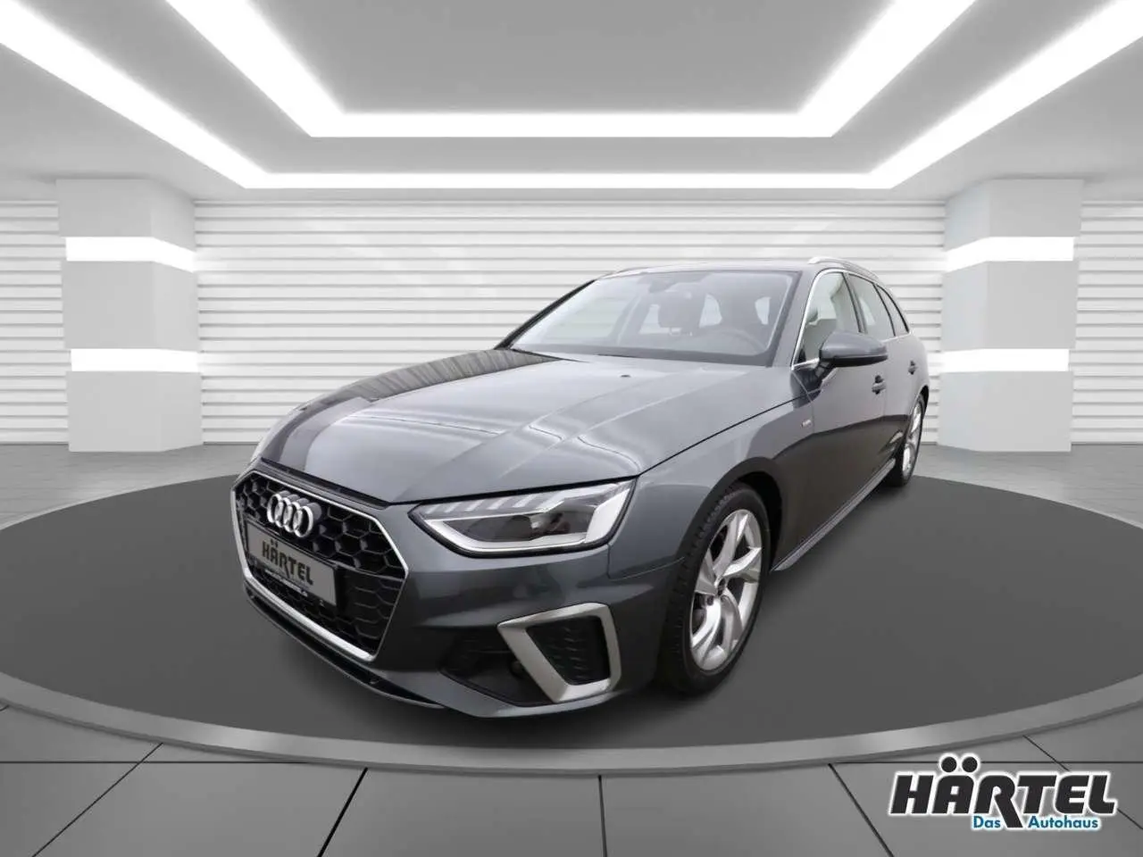 Photo 1 : Audi A4 2023 Essence