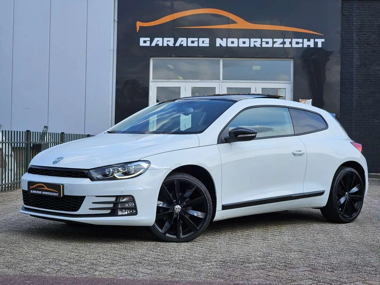 Photo 1 : Volkswagen Scirocco 2016 Petrol