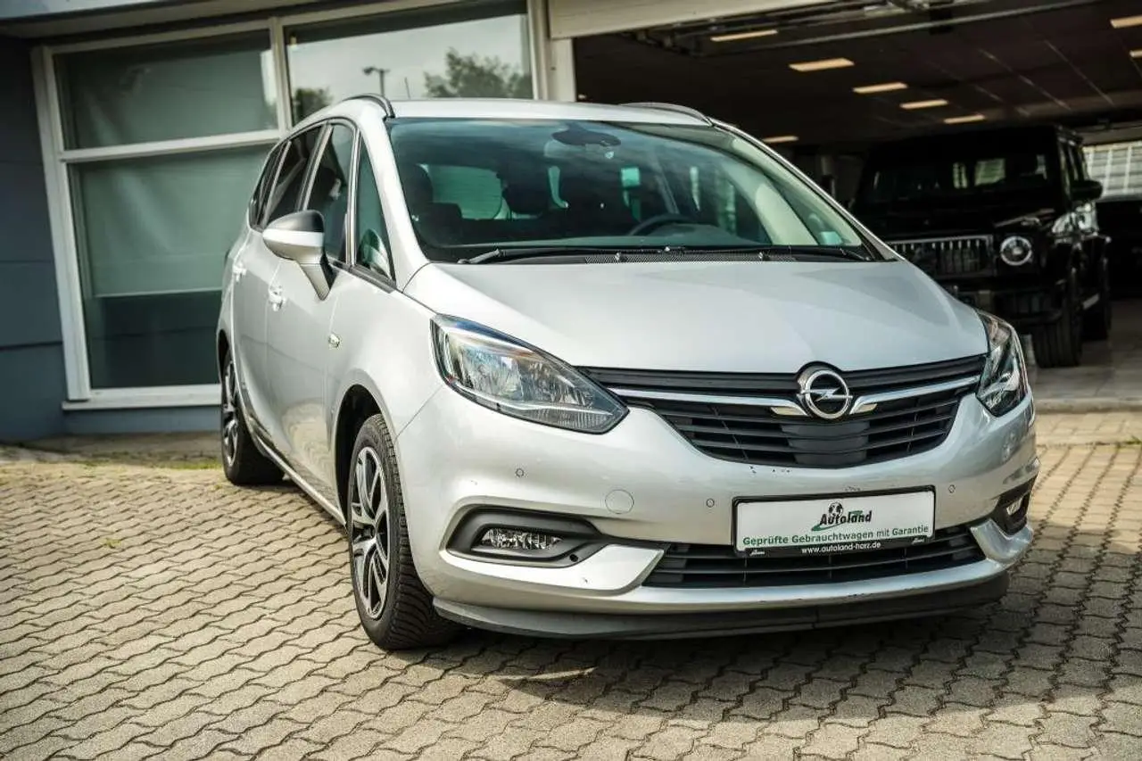 Photo 1 : Opel Zafira 2018 Diesel