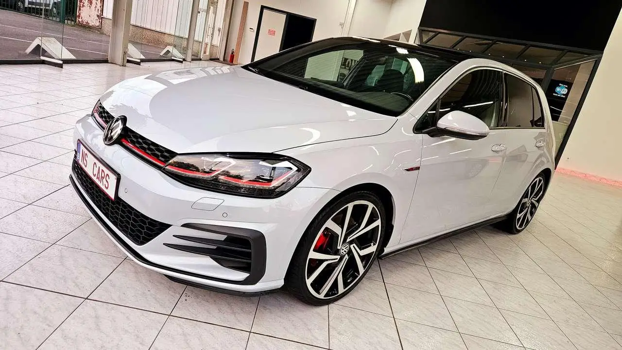 Photo 1 : Volkswagen Golf 2017 Essence