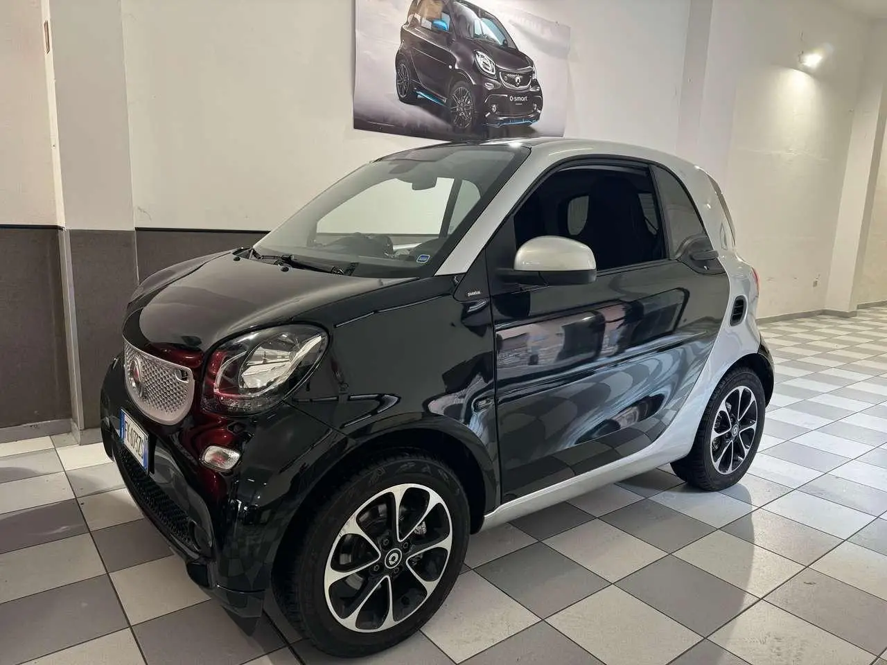 Photo 1 : Smart Fortwo 2017 Petrol