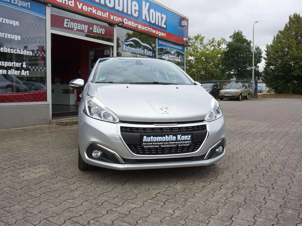 Photo 1 : Peugeot 208 2016 Petrol