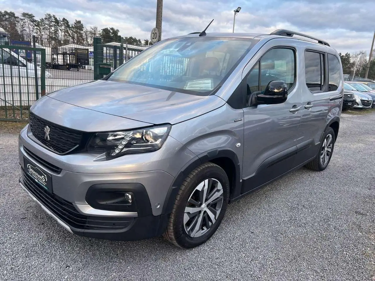 Photo 1 : Peugeot Rifter 2019 Essence