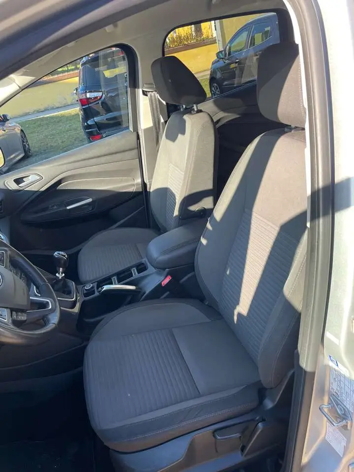 Photo 1 : Ford C-max 2018 Petrol