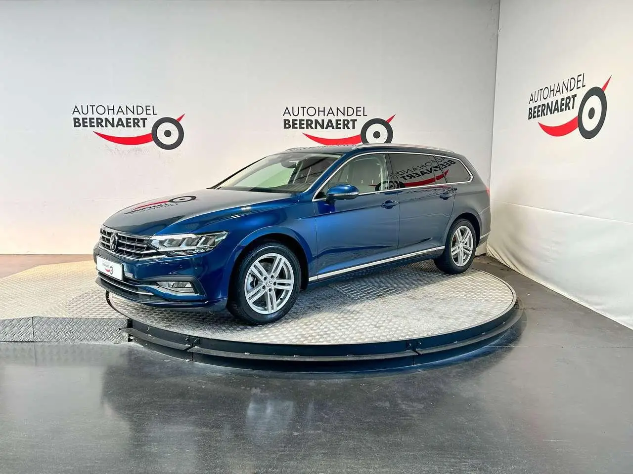 Photo 1 : Volkswagen Passat 2020 Essence