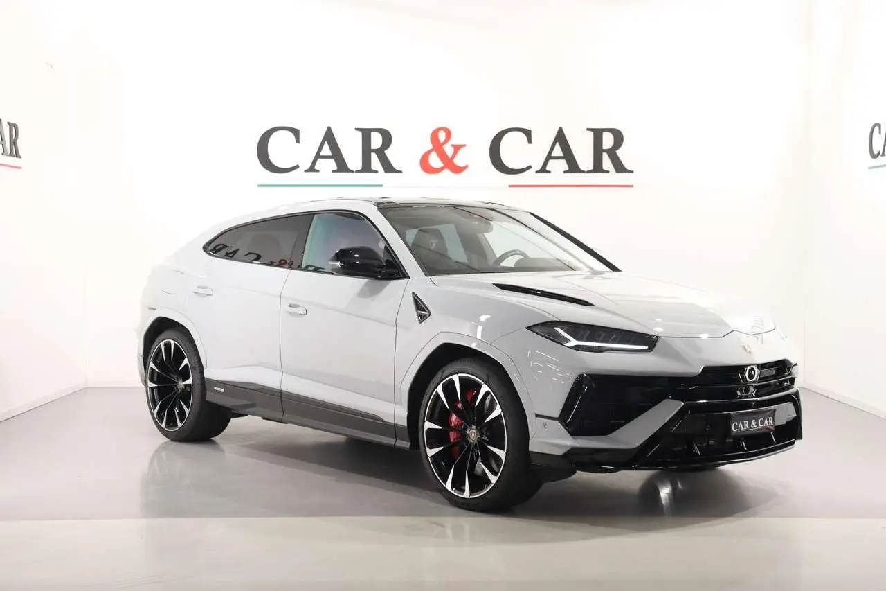 Photo 1 : Lamborghini Urus 2023 Petrol