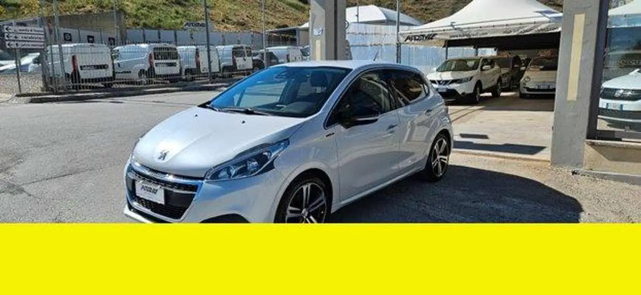 Photo 1 : Peugeot 208 2018 Diesel