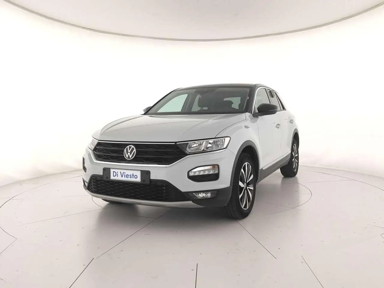 Photo 1 : Volkswagen T-roc 2021 Essence