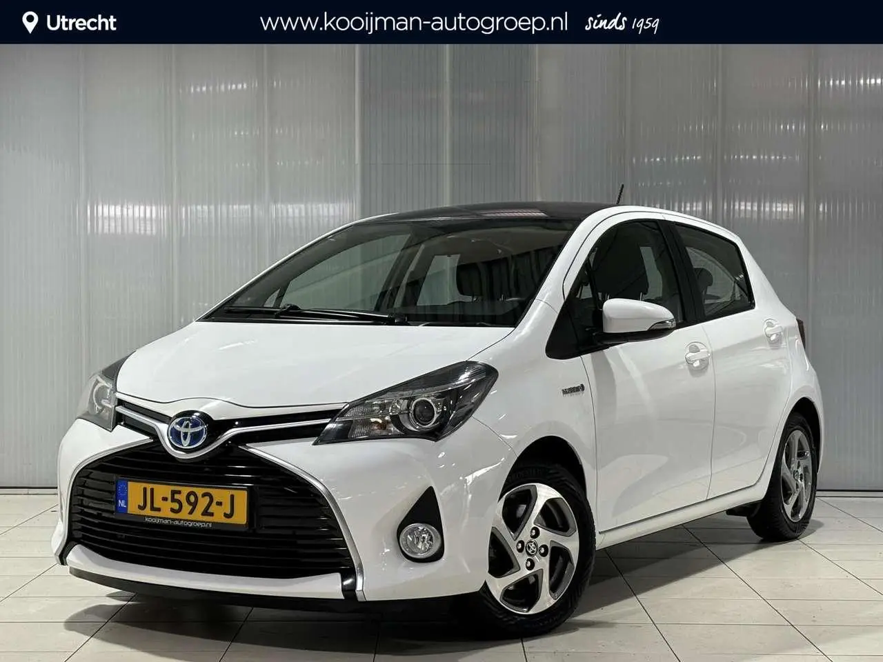 Photo 1 : Toyota Yaris 2015 Hybrid