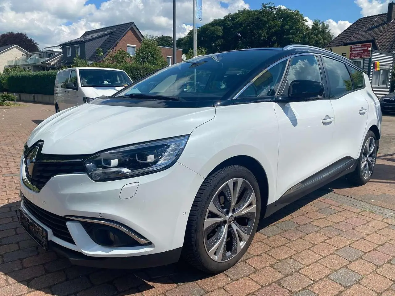 Photo 1 : Renault Grand Scenic 2017 Petrol