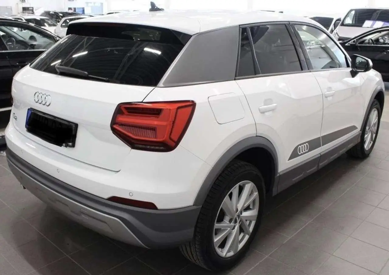 Photo 1 : Audi Q2 2020 Petrol