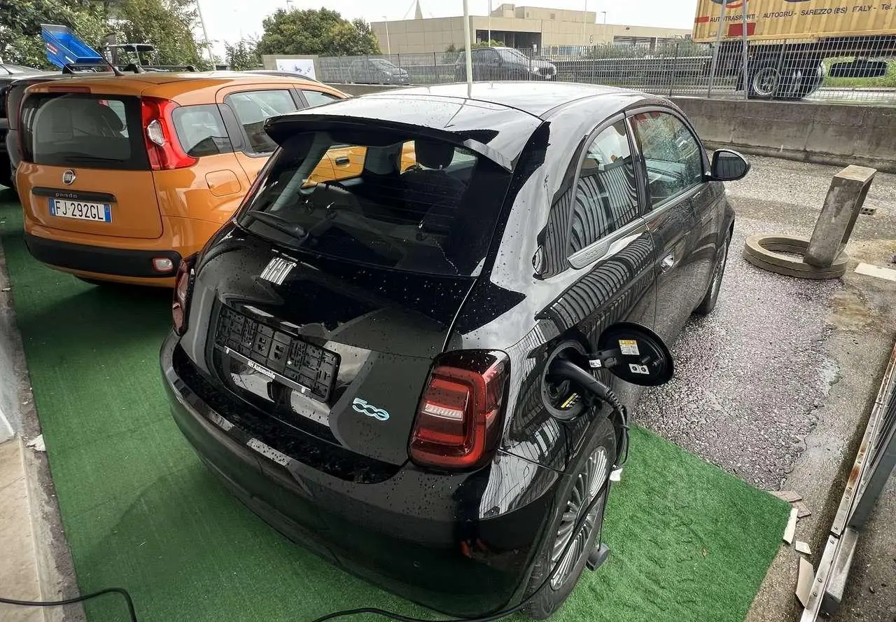 Photo 1 : Fiat 500 2022 Electric