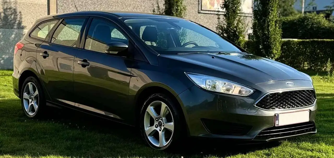 Photo 1 : Ford Focus 2015 Petrol