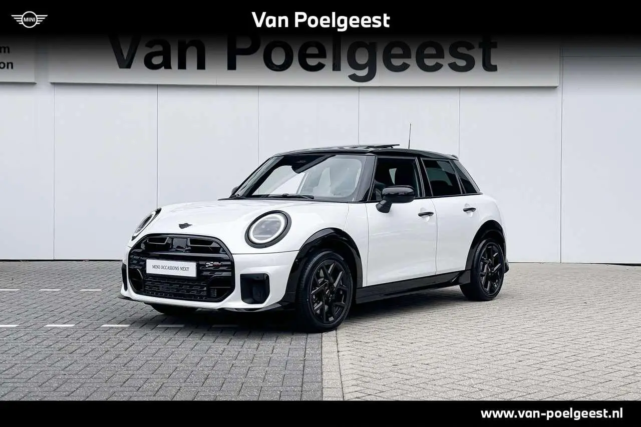 Photo 1 : Mini John Cooper Works 2024 Essence