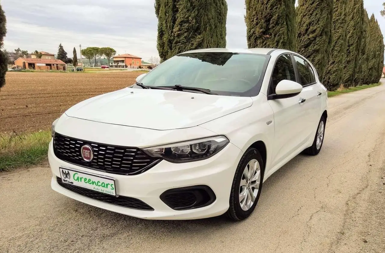 Photo 1 : Fiat Tipo 2017 Petrol