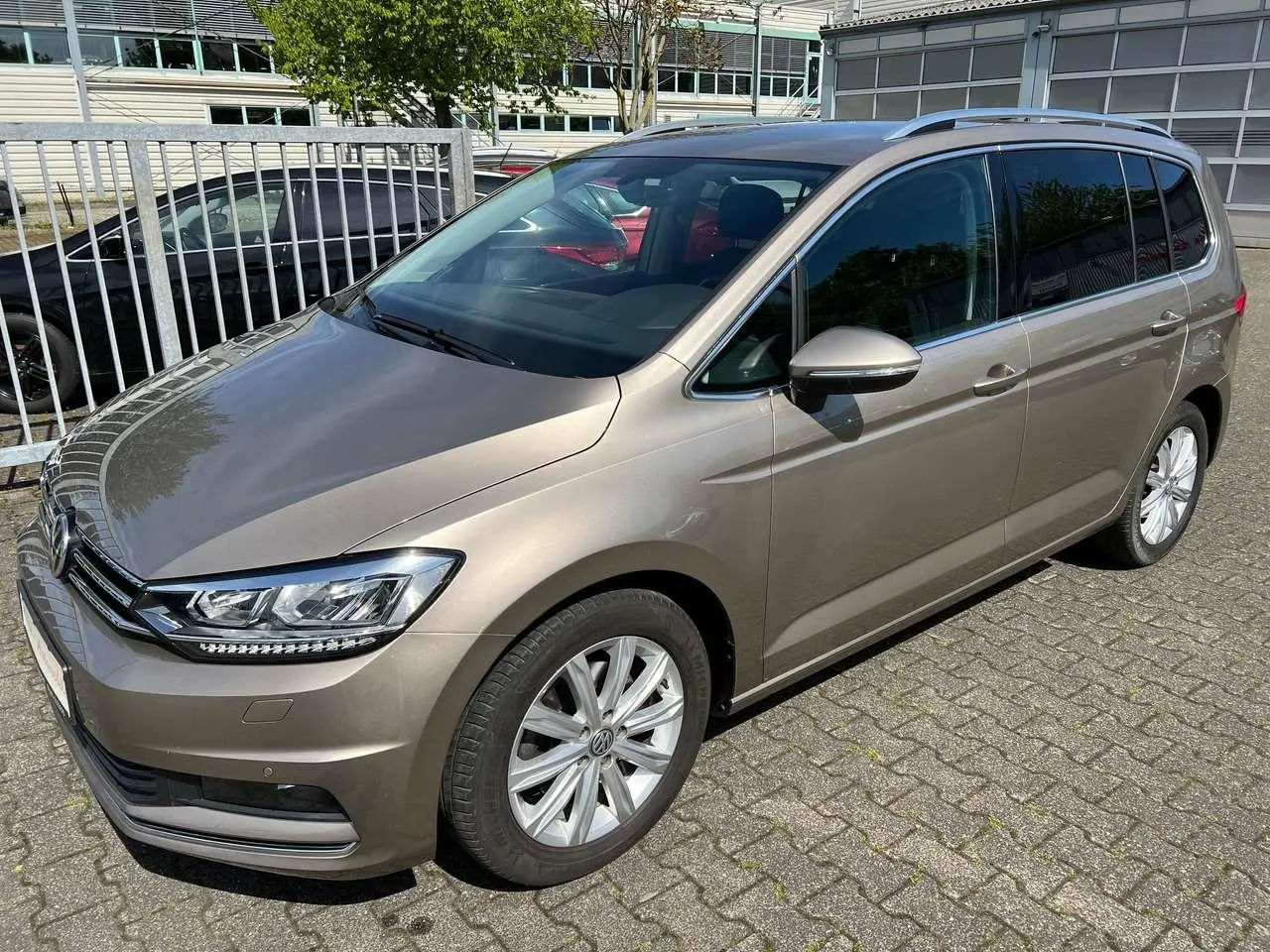 Photo 1 : Volkswagen Touran 2017 Essence