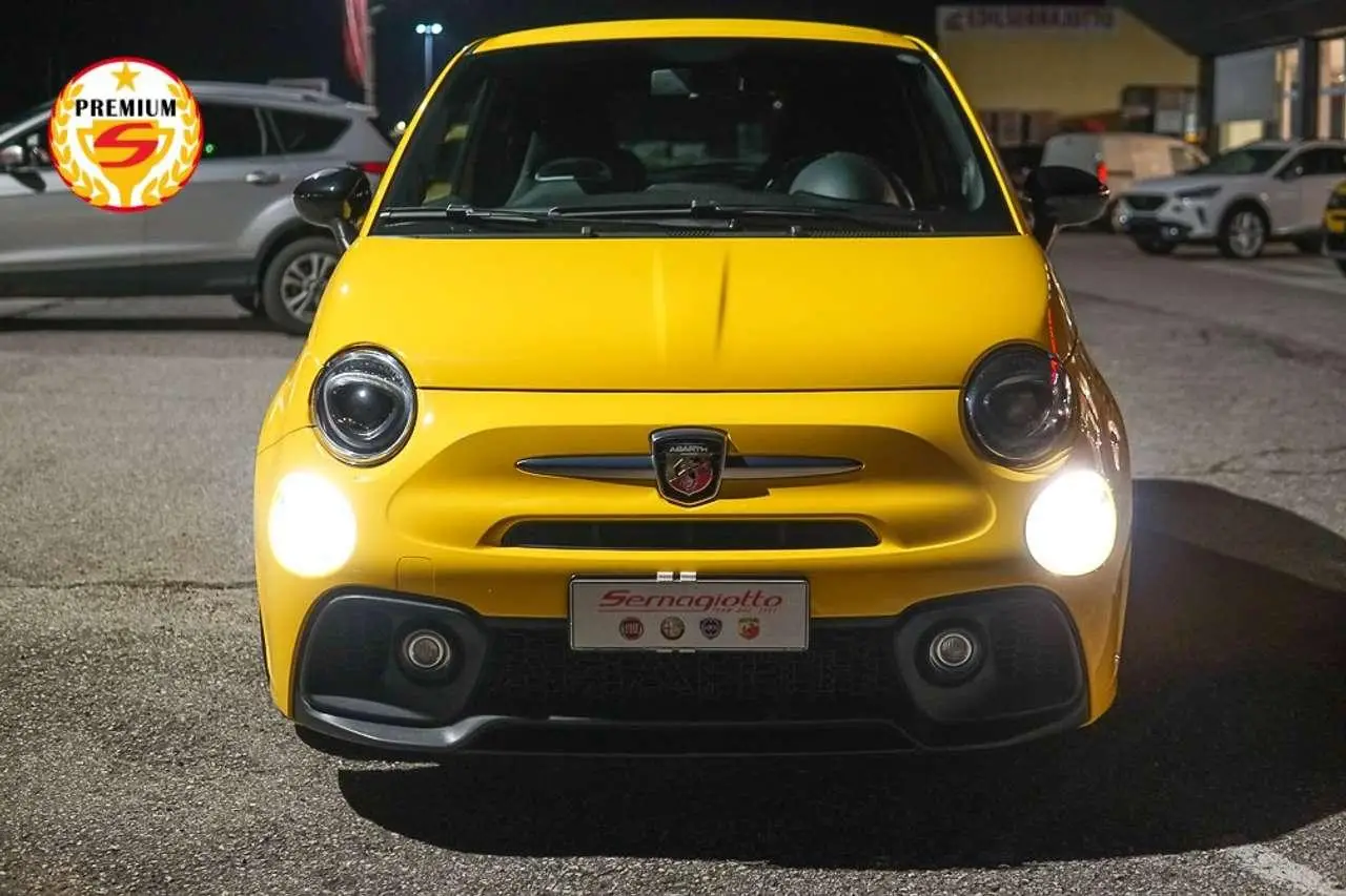 Photo 1 : Abarth 595 2018 Petrol