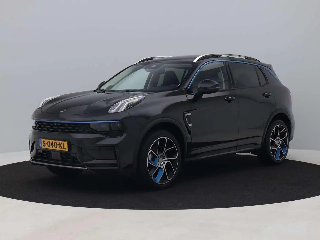 Photo 1 : Lynk & Co 01 2023 Hybrid