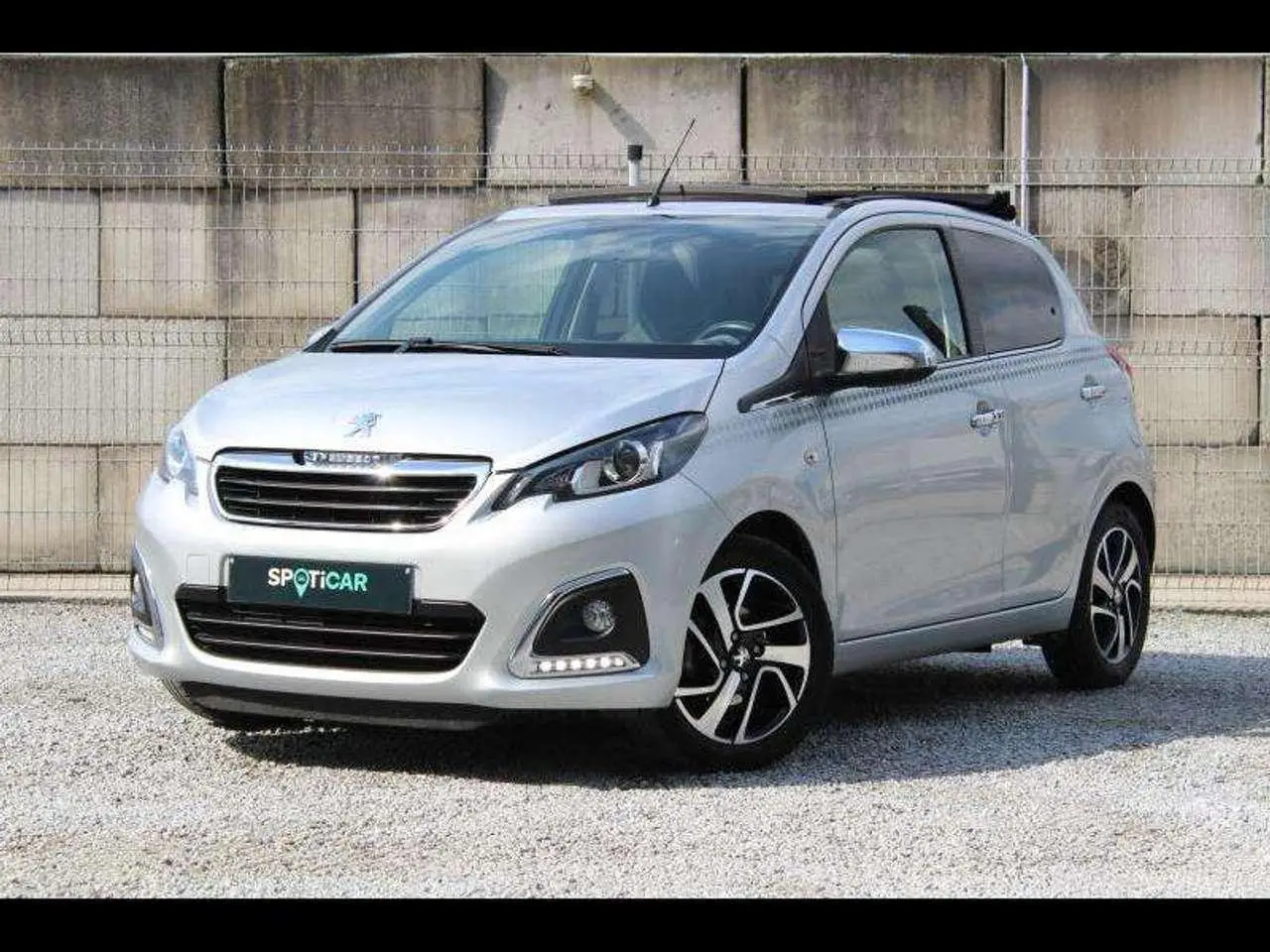 Photo 1 : Peugeot 108 2018 Petrol