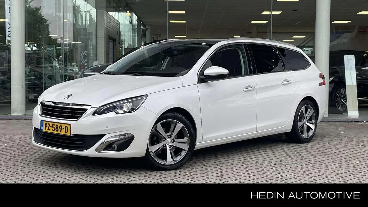 Photo 1 : Peugeot 308 2015 Petrol