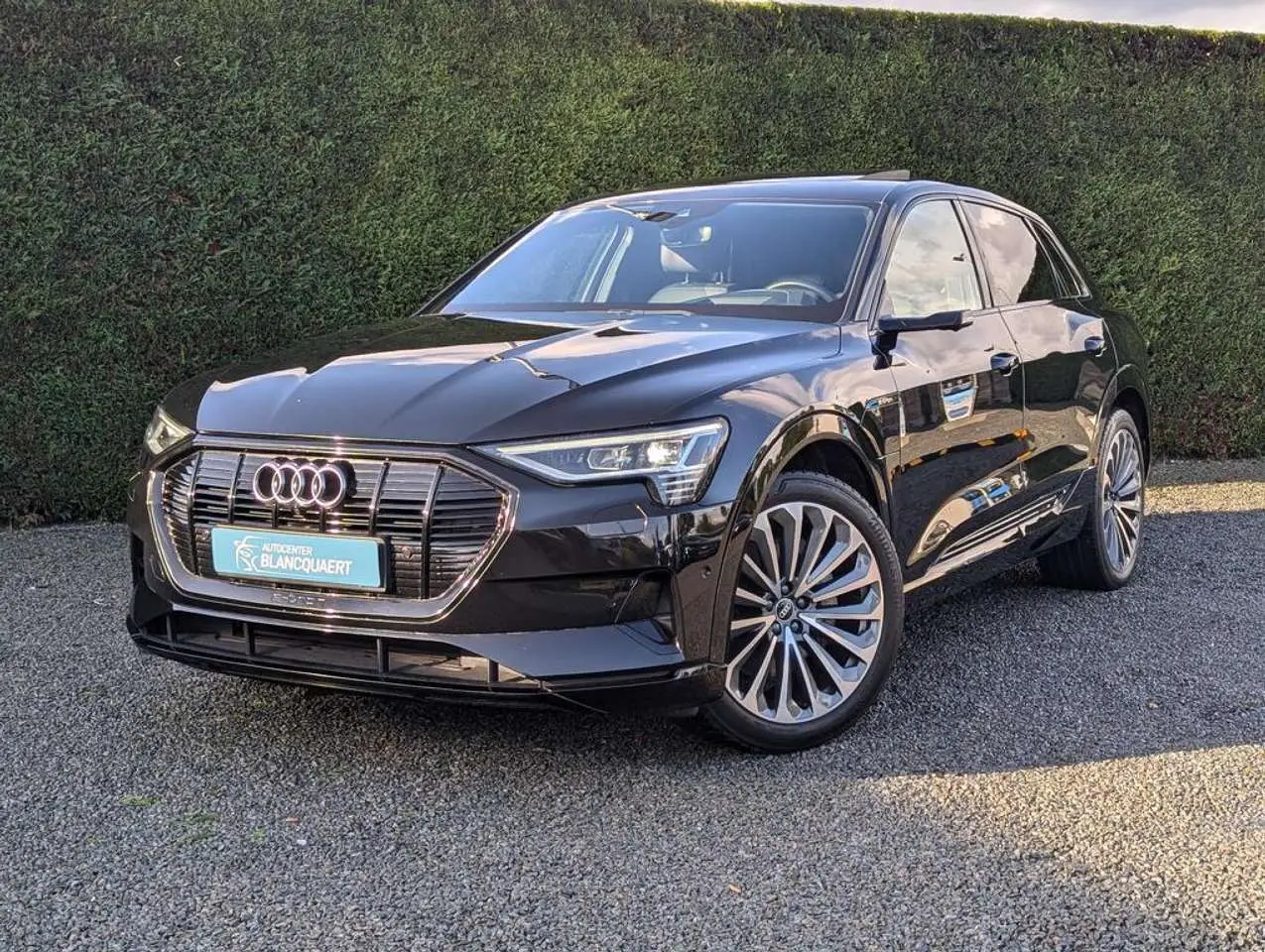 Photo 1 : Audi E-tron 2021 Electric