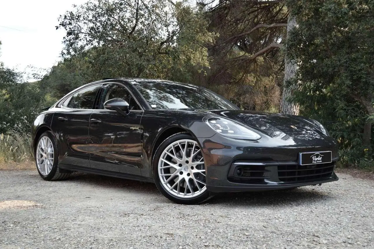 Photo 1 : Porsche Panamera 2018 Others