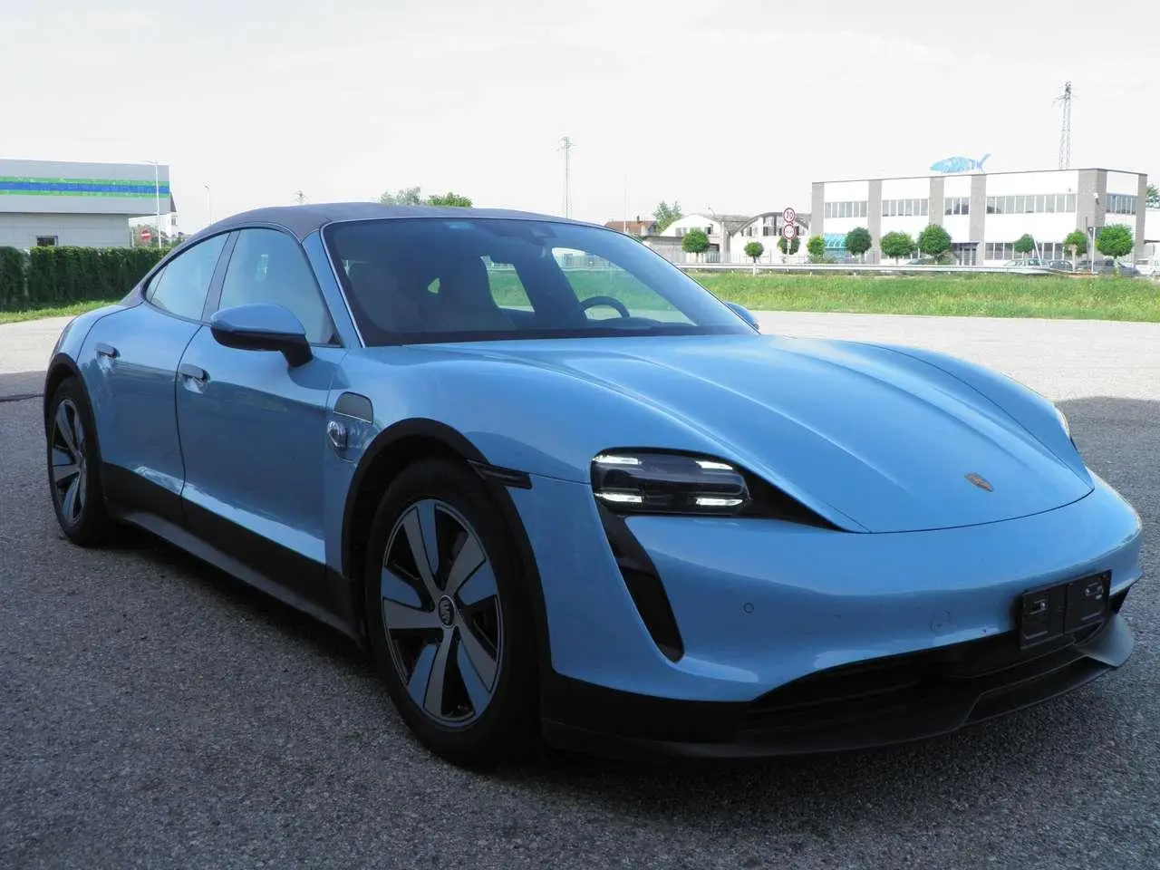 Photo 1 : Porsche Taycan 2021 Electric