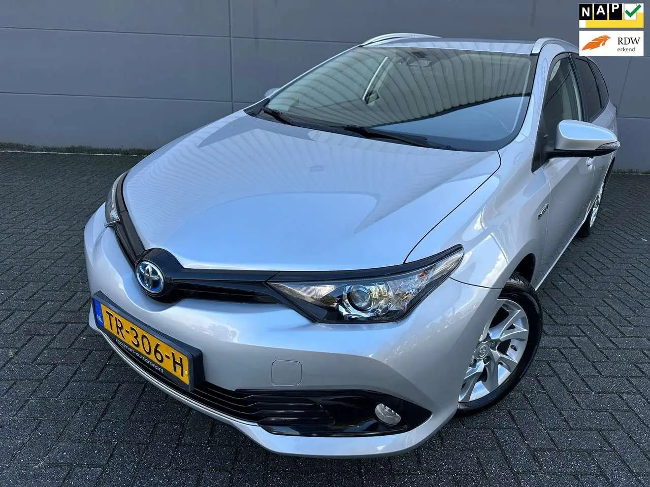 Photo 1 : Toyota Auris 2018 Hybrid