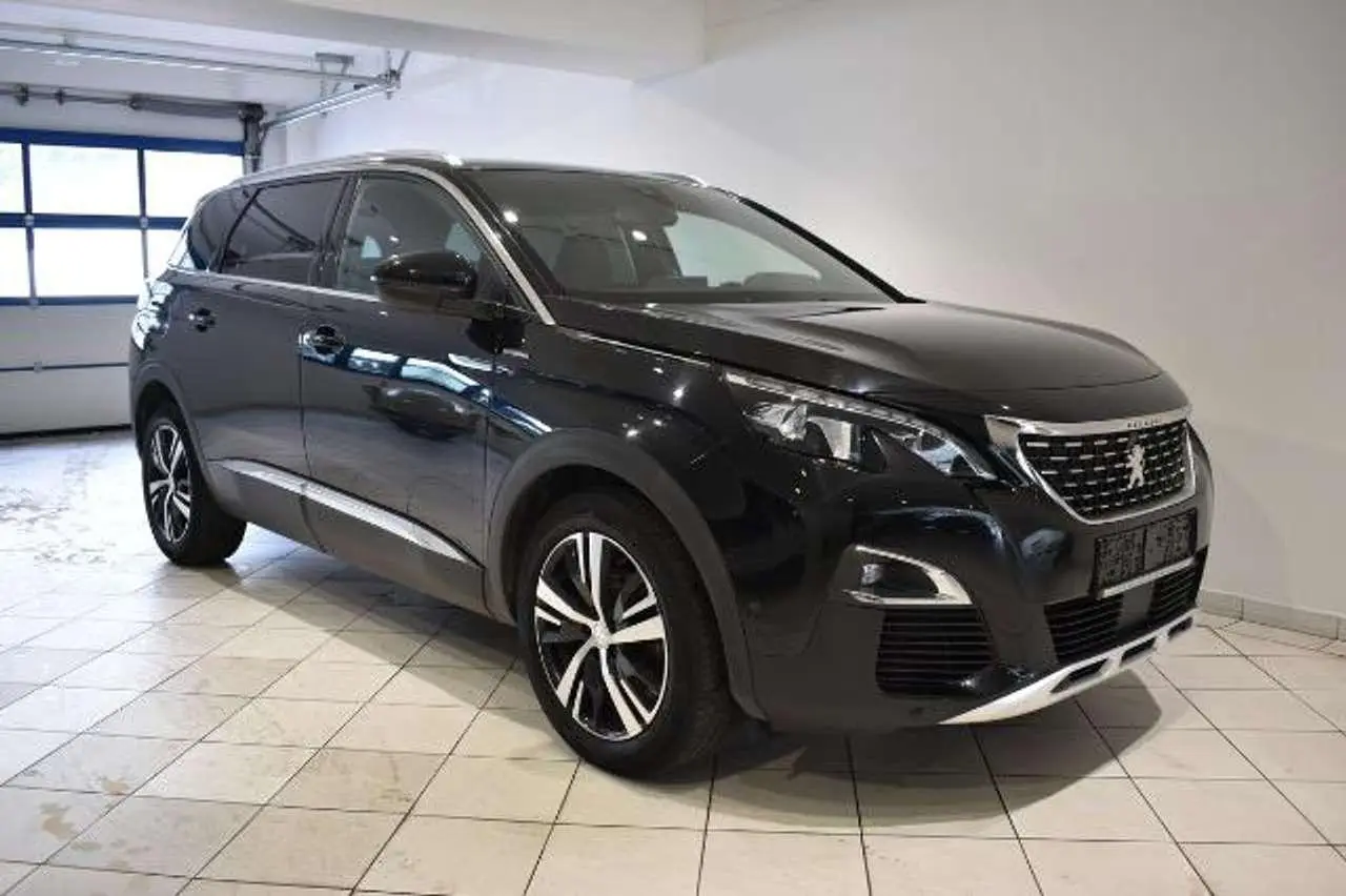 Photo 1 : Peugeot 5008 2020 Petrol