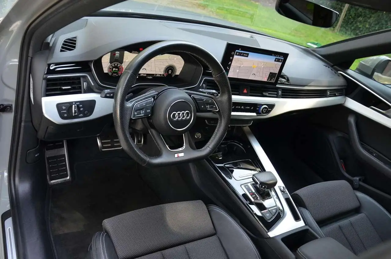 Photo 1 : Audi A4 2020 Hybrid