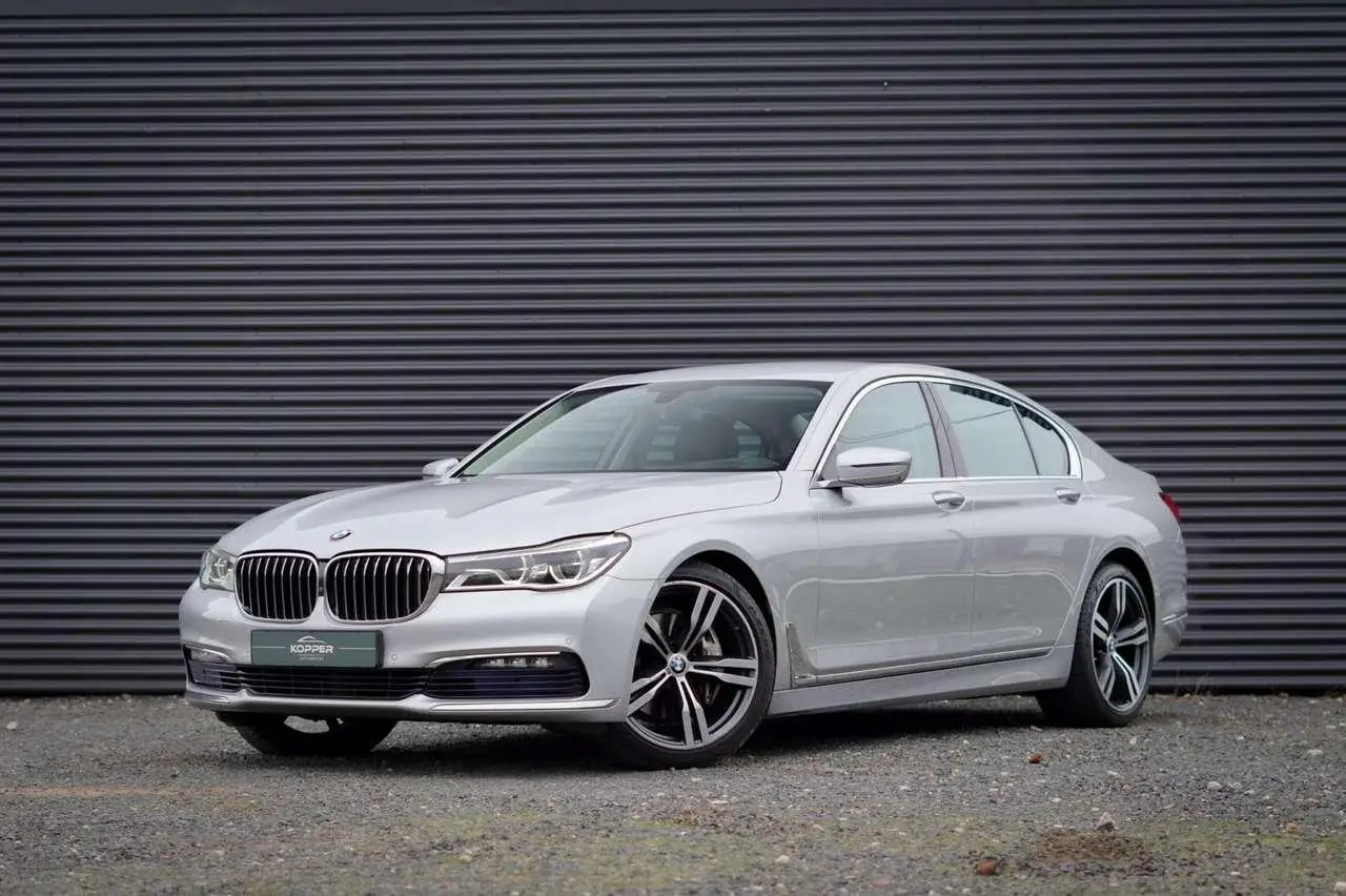 Photo 1 : Bmw Serie 7 2015 Petrol